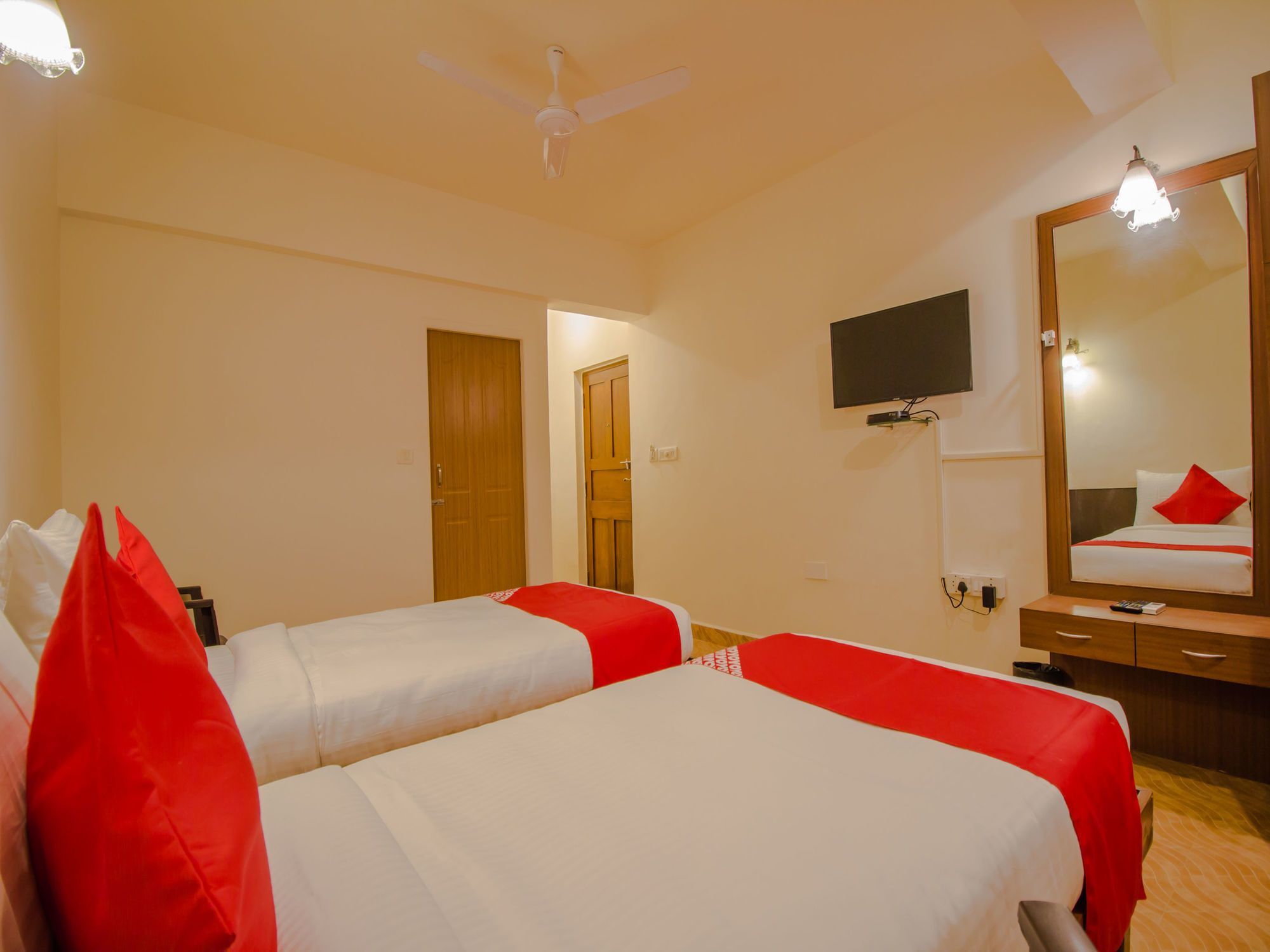 Oyo Flagship 13853 Shruti Resort Calangute Luaran gambar